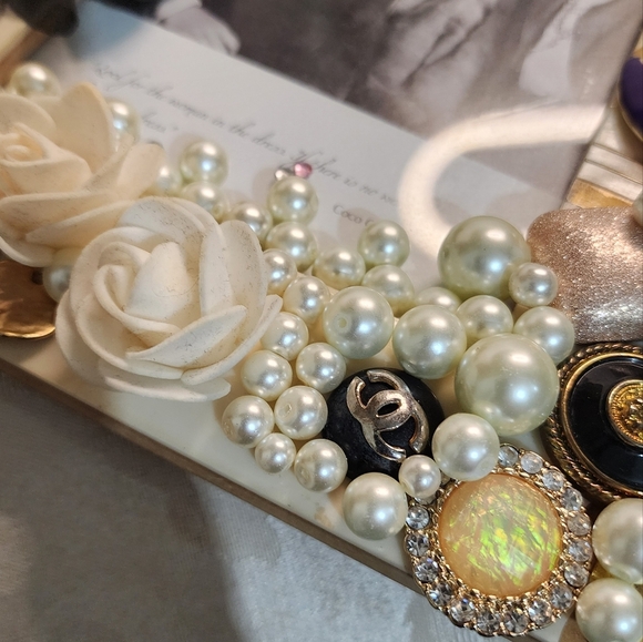 One of a Kind Vintage Style Pearl and Jewel Photo Frame Bold Statement Decor - Picture 16 of 16